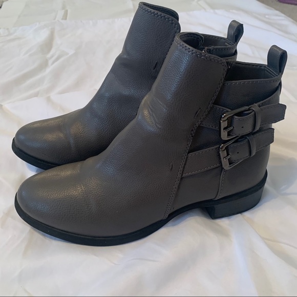 Gray booties, size 7 - Picture 3 of 6
